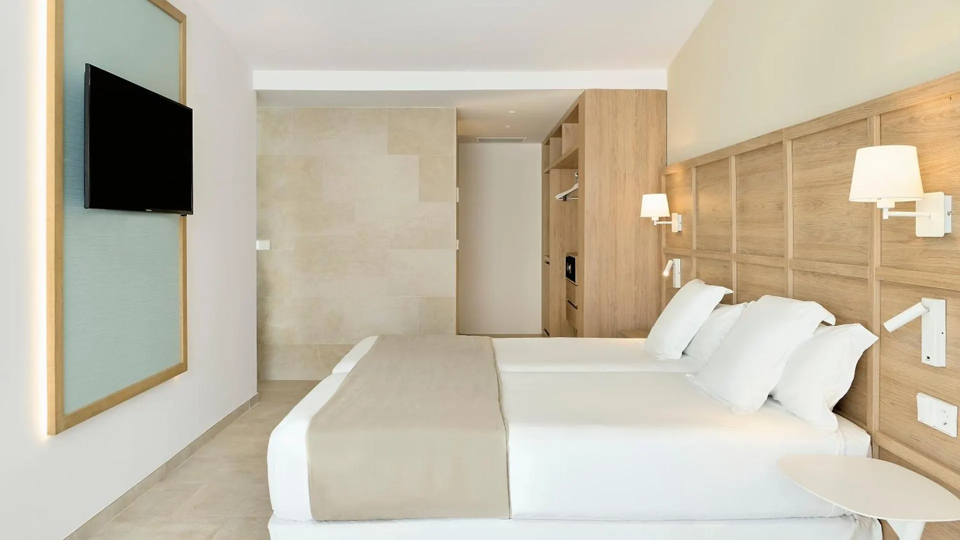 Iberostar Waves Cala Domingos All Inclusive Calas de Mallorca Hotel